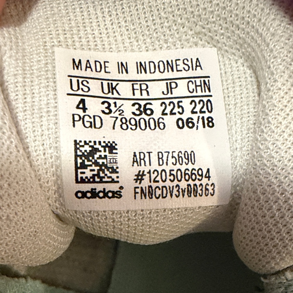 Girls Adidas Mint Green Suede Sneakers - Picture 6 of 6